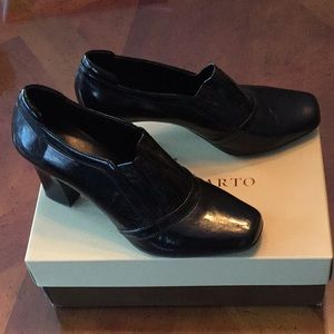Black Franco Sarto L-RAJA heel